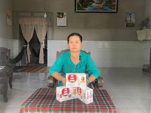 Nang tuyến giáp to như cái bát ở cổ đã teo đi một nửa chỉ sau 2 tháng nhờ Ích Giáp Vương