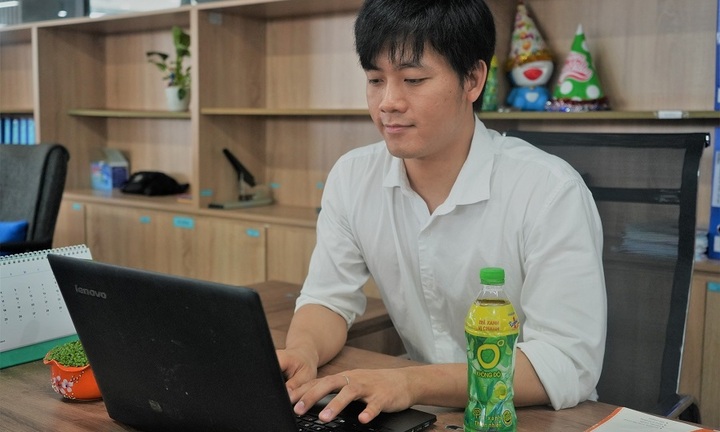 Người trẻ chịu áp lực, lo lắng về tiền bạc dịp cuối năm 