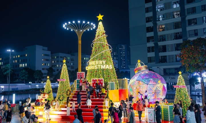 Đến Vincom trải nghiệm đại tiệc Giáng sinh nơi xứ sở diệu kỳ Toyderland