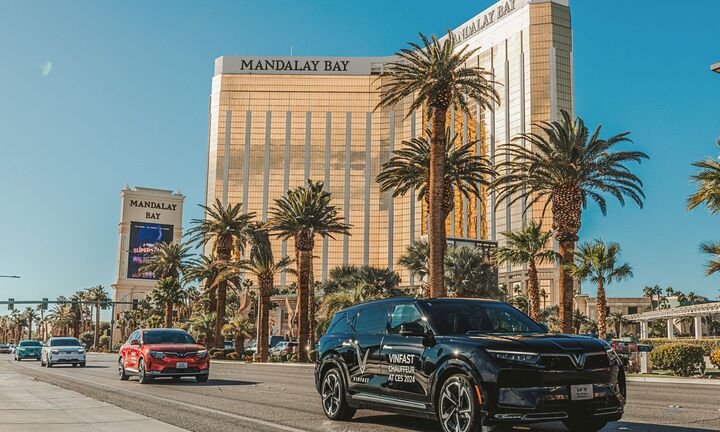 Dàn xe VinFast “đổ bộ” đường phố Mỹ trước thềm CES 2024, hé lộ mẫu xe mới nhất