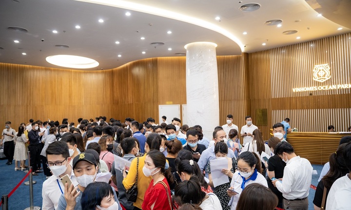 Thấy gì từ hiện tượng hàng nghìn “chiến binh” sales đầu quân cho Vinhomes dịp đầu năm?
