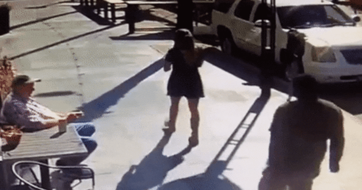 Kẻ lạ mặt tấn công cô gái ngay giữa ban ngày với nụ cười