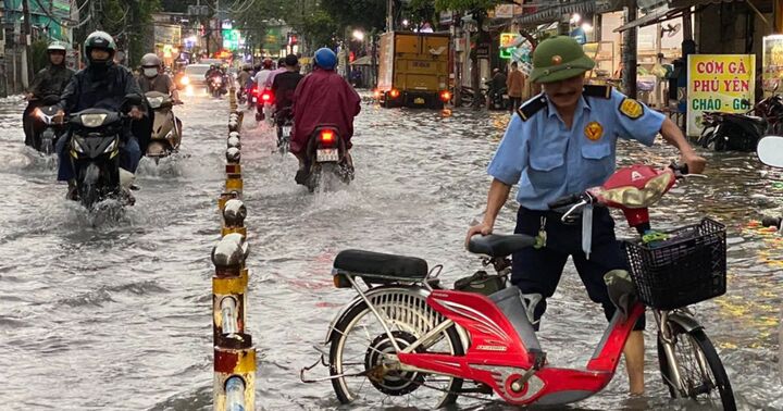 Tin tức dự báo thời tiết hôm nay 27/11: Cảnh báo mưa lớn Trung Bộ chiều tối và đêm