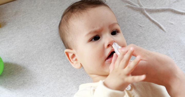 Ngộ độc thuốc nhỏ mũi, bé 2 tuổi nguy kịch: Bác sĩ khuyến cáo gì?