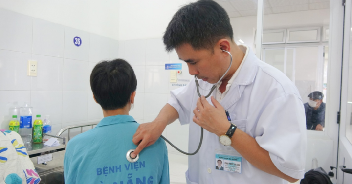 Nam sinh lớp 10 bị đứt phế quản gốc do tai nạn giao thông được cứu sống