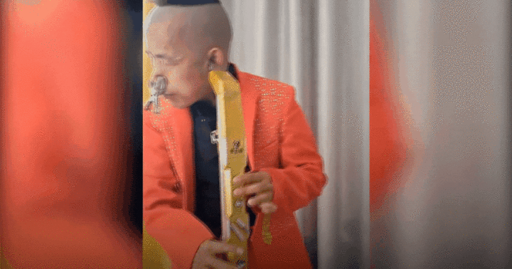 Video: Độc lạ với màn thổi kèn bằng tai của nghệ sĩ Trung Quốc