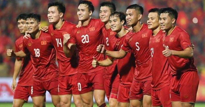 Báo Indonesia nói tuyển Việt Nam đang tồn tại 3 
