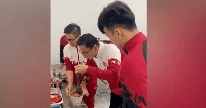 HLV Kiatisak tự tay làm 