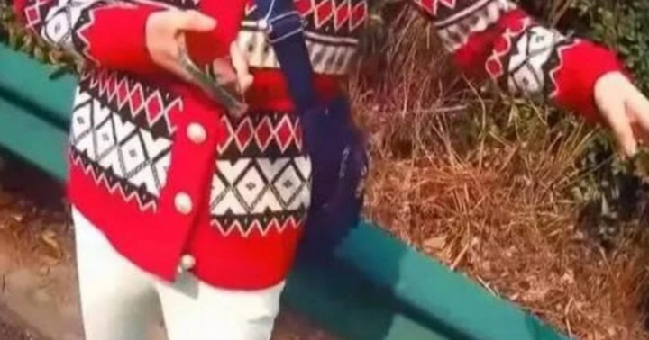 Hai mẹ con 