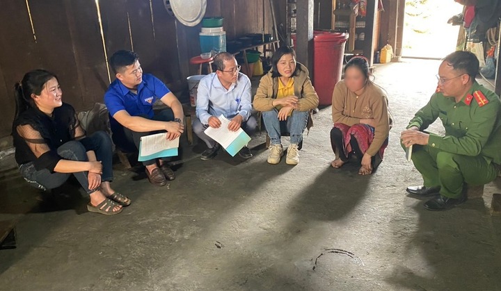 Bị ép lấy cậu ruột làm chồng, nữ sinh 14 tuổi cầu cứu cô giáo ở Lai Châu