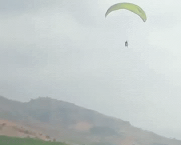 Danh tính phi công tử vong khi nhảy dù ở Kon Tum