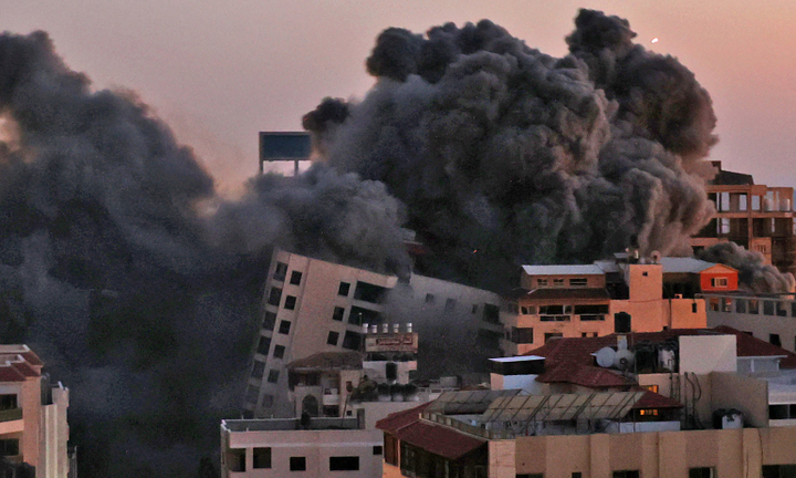 Hamas phóng hàng trăm rocket trả đũa Israel, thương vong tăng cao