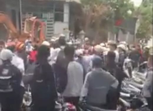 Công an vào cuộc vụ học sinh đánh nhau trước cổng trường tại Đắk Lắk