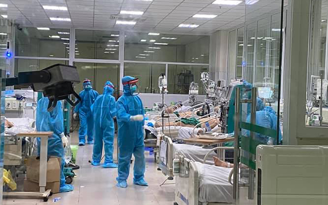 Nữ bác sĩ tuyến đầu kể chuyện vừa khóc vừa khám cho bệnh nhân nhiễm COVID-19