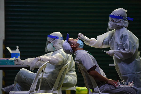 TP.HCM yêu cầu nhân viên y tế ở nhà sau giờ làm việc