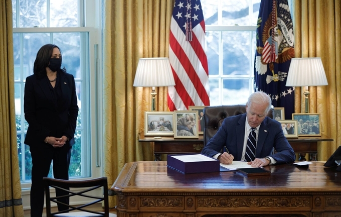 Mỹ liệt thêm 23 công ty Trung Quốc vào danh sách đen thương mại