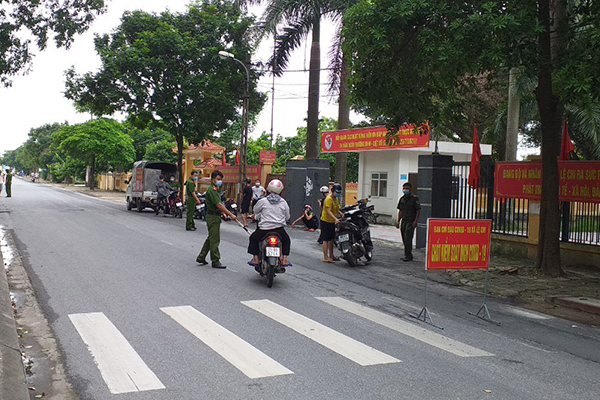 Hà Nội phạt 291 trường hợp và 5 cơ sở vi phạm quy định, trong 2 ngày đầu giãn cách