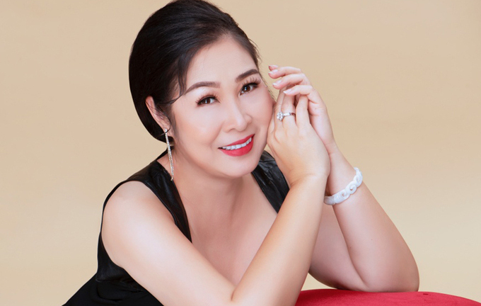 Bất ngờ lý do Fanpage chính thức của NS Hồng Vân bất ngờ đổi tên, bỏ danh hiệu NSND