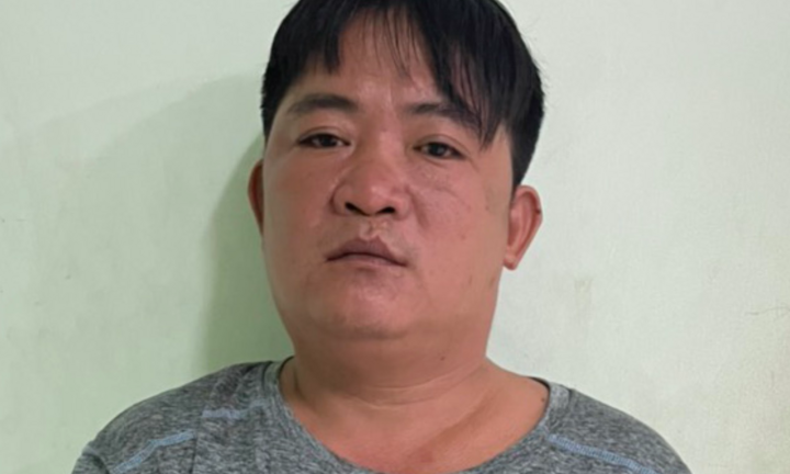 Mẫu thuẫn việc đậu xe ô tô, anh trai bị em ruột đâm tử vong