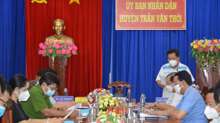 Chủ tịch UBND huyện Trần Văn Thời giải thích lý do tiêu hủy 15 con chó