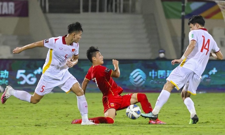 HLV Park Hang Seo giải thích việc chuyển Thanh Bình sang U22 Việt Nam