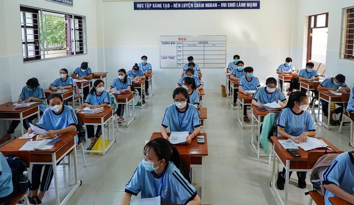 TP HCM: Gần 80% phụ huynh lớp 9 và 12 đồng ý cho con đến trường học