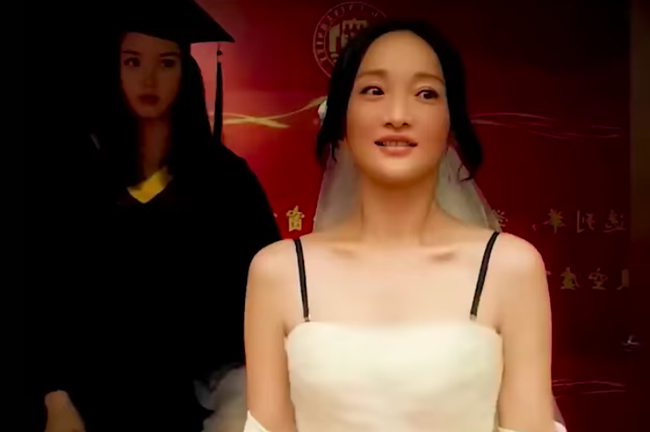 Netizen đào lại hình ảnh Châu Tấn dịu dàng trong bộ váy cưới, cầu hôn Chung Hán Lương