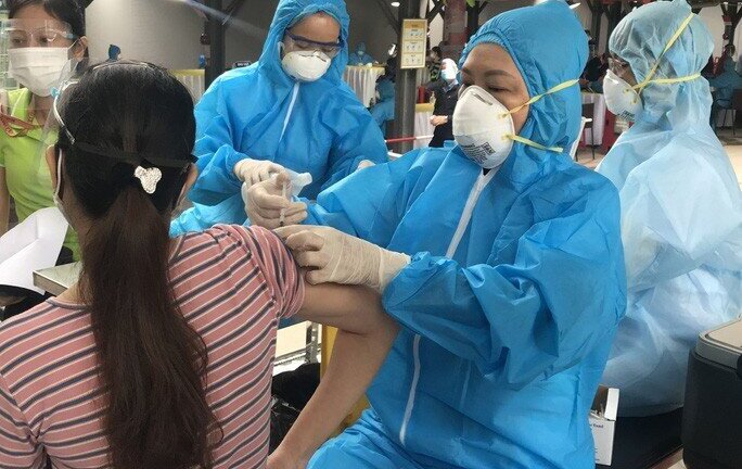 Ngày 7/2, Việt Nam ghi nhận thêm 16.815 ca nhiễm COVID-19