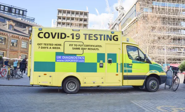 Chuyên gia Anh cảnh báo nguy cơ xuất hiện biến thể nguy hiểm hơn Omicron