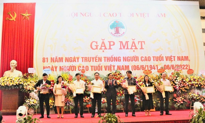 Gặp mặt kỷ niệm 81 năm Ngày truyền thống Người cao tuổi Việt Nam