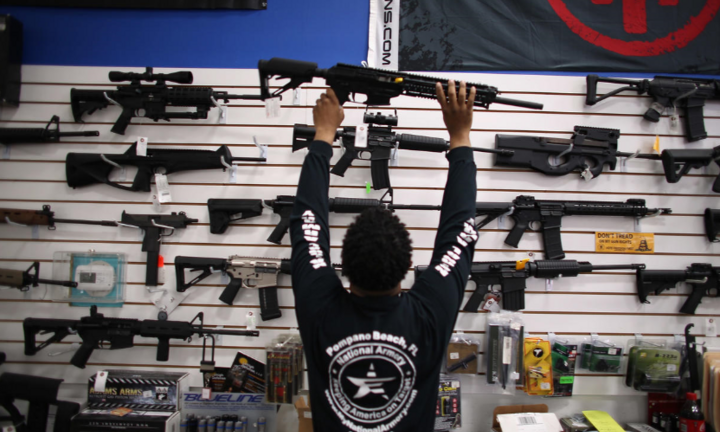 Hạ viện Mỹ thông qua gói dự luật kiểm soát súng đạn