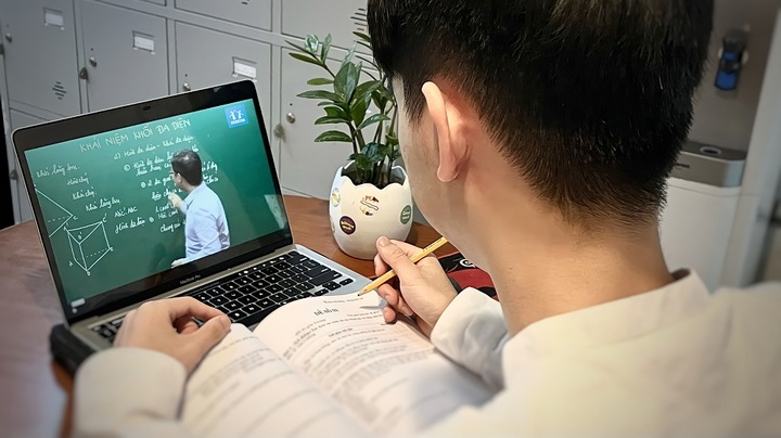 Tư vấn chương trình Giáo dục phổ thông mới cho học sinh lớp 9 lên 10 