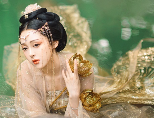 Vị phi tần tai tiếng bậc nhất lịch sử Trung Quốc khiến cả Nam triều hỗn loạn