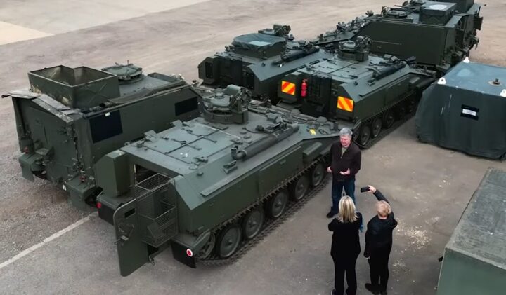 Cựu Tổng thống Ukraine mua hàng loạt 'quái vật bọc thép' Spartan cho quân đội