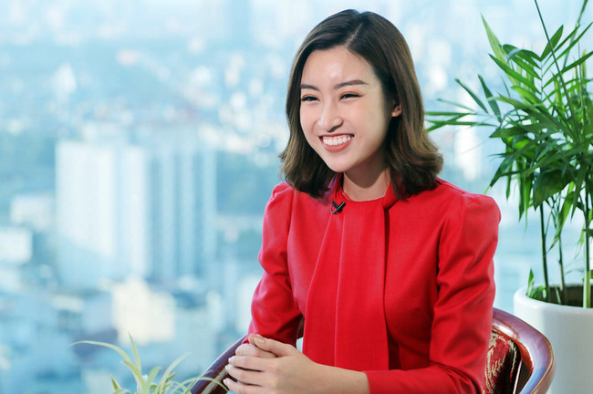 Làm dâu nhà hào môn, Đỗ Mỹ Linh được dân tình hết lời khen ngợi bởi lối sống giản dị