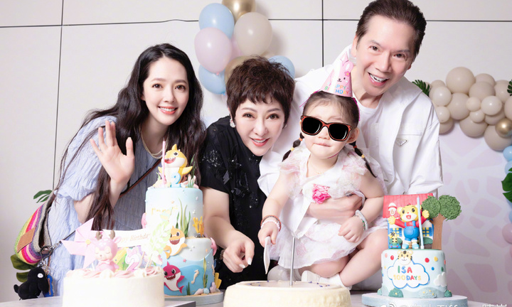 Bà trùm giải trí Hong Kong Trần Lam tiết lộ việc phân chia tài sản