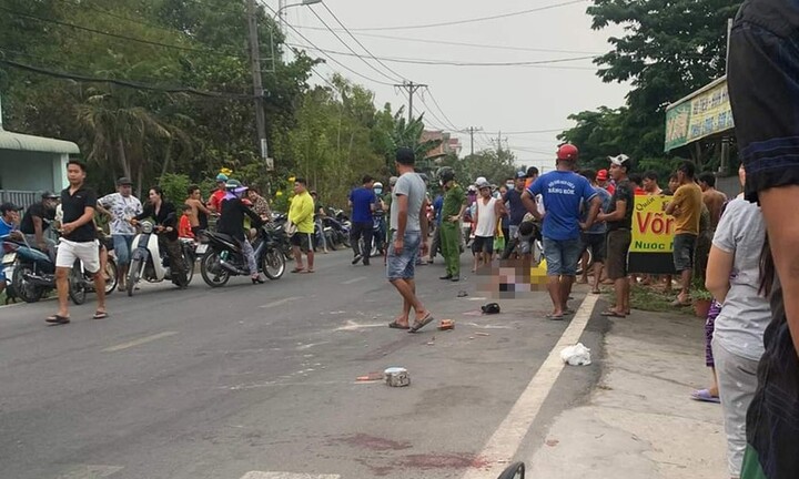 TP.HCM: Xô xát giữa đường, một người bị đâm tử vong