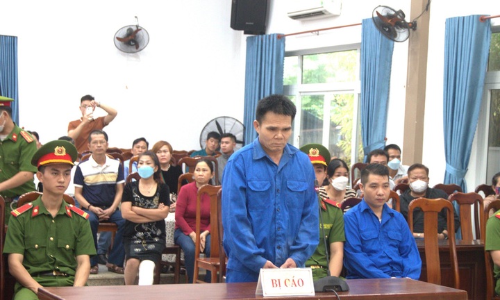 Mua xăng đốt nhà con nợ, người đàn ông lãnh án 20 năm tù