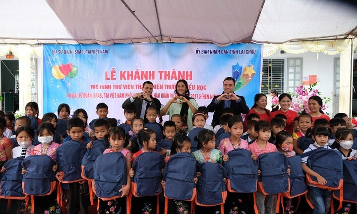 Hoa hậu H'Hen Niê đón sinh nhật với dự án xây dựng 5 thư viện thân thiện