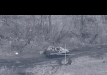 Video: Tên lửa chống tăng Nga xé tan xe bọc thép của Ukraine