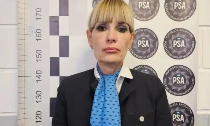 Bắt giữ nữ tiếp viên đe dọa đánh bom máy bay nhằm ngăn bạn trai cũ ở bên tình mới