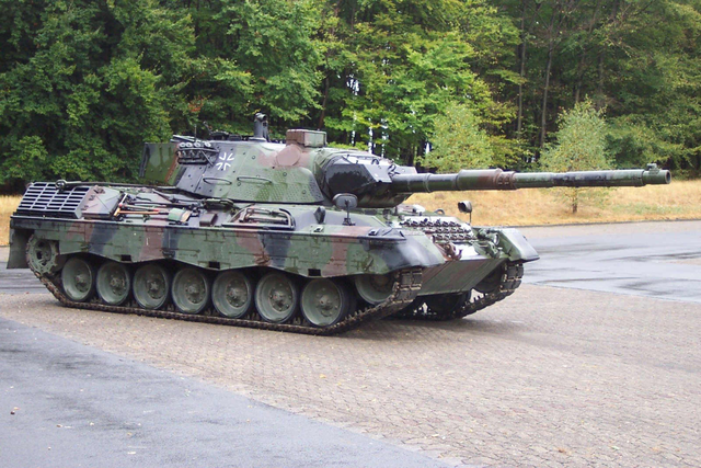 Đức tuyên bố chuyển hàng chục xe tăng Leopard 1A5 cho Ukraine
