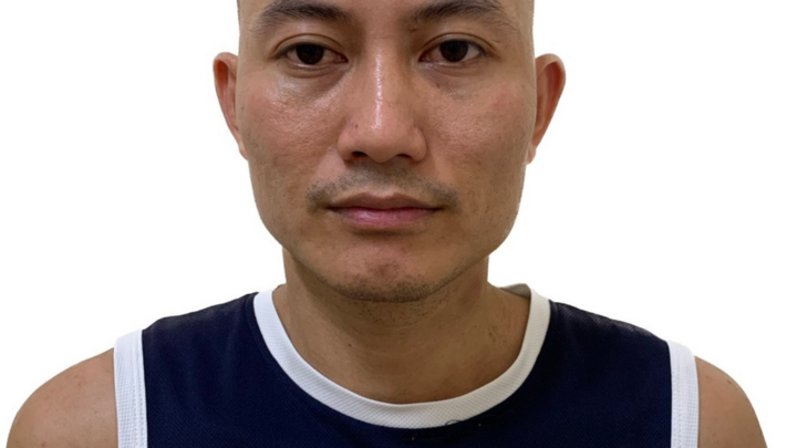 Khởi tố đối tượng đòi tiền cho bạn gái, đánh nhân viên quán hát nhập viện cấp cứu