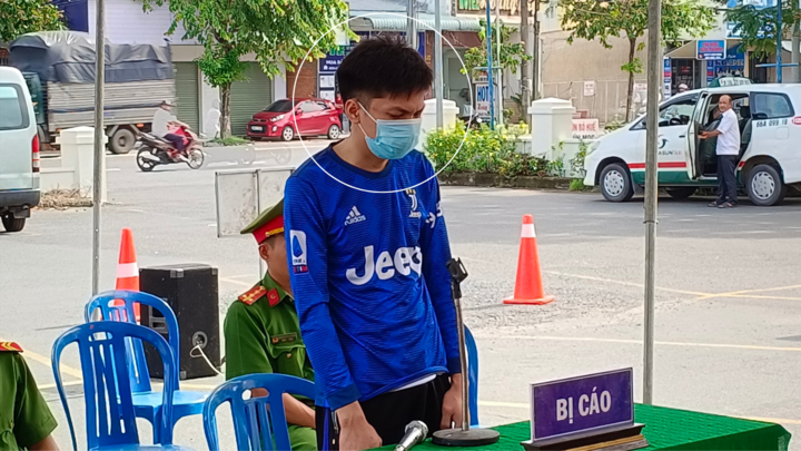 Lừa bạn đồng giới vào nhà nghỉ lấy trộm tài sản, nam thanh niên lãnh án tù