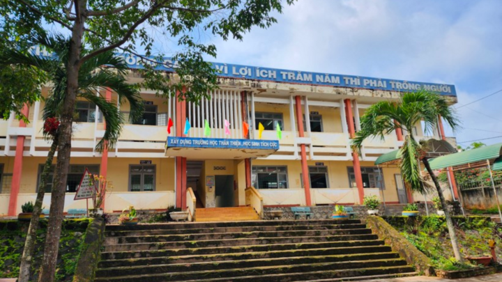  Vụ nam sinh học hết lớp 9 nhưng không có hồ sơ tại trường: Diễn biến mới nhất