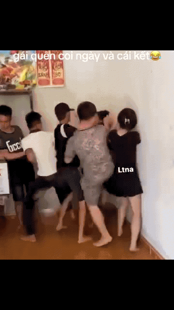 Điều tra vụ đến nhà bạn gái chơi, thiếu niên 15 tuổi bị trai làng đuổi đánh