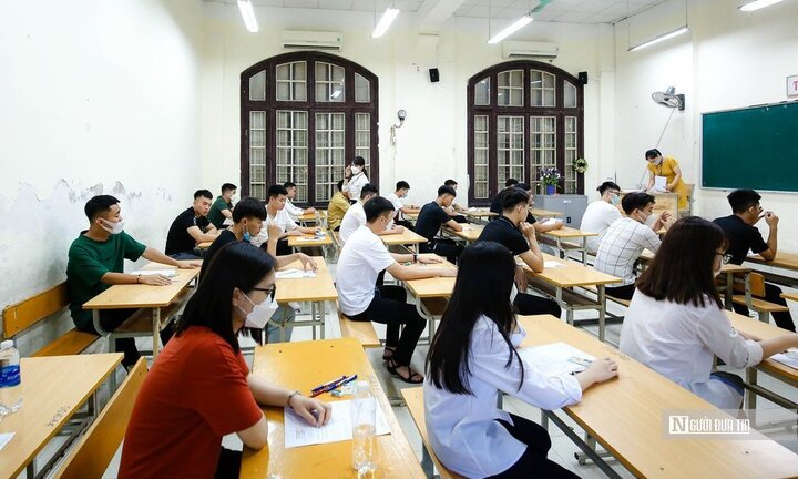 Loại Tiếng Anh khỏi môn bắt buộc thi tốt nghiệp THPT: Lợi hay hại?