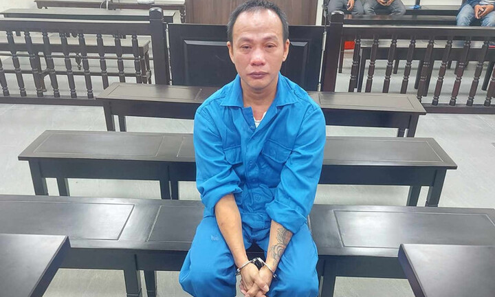 Giọt nước mắt ân hận tại tòa của người đàn ông chém vợ thương tích 51%