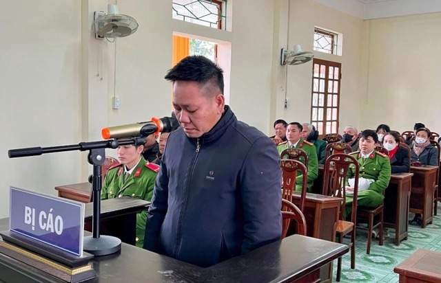 Biển thủ hàng trăm triệu đồng tiền thờ cúng liệt sĩ, cựu cán bộ xã lãnh 8 năm tù