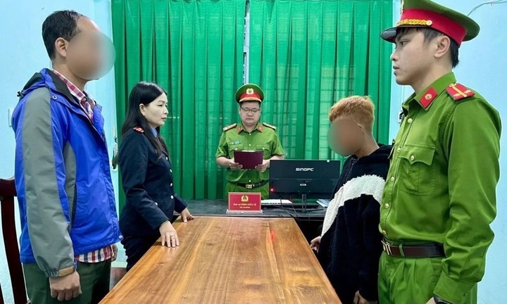 Nam thanh niên bị bắt ngay khi